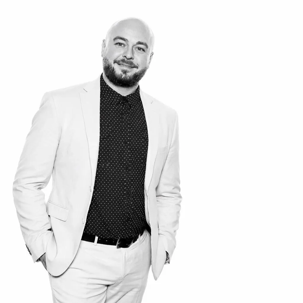 Mike Mala, professional real estate photographer and videographer based in Ingersoll Ontario, serving Oxford County and SW Ontario