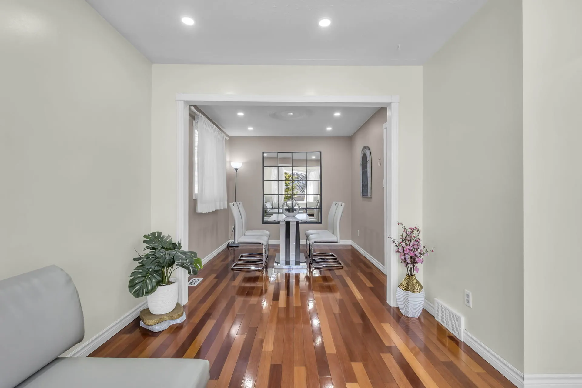 Real estate dining room photography Ingersoll Ontario
