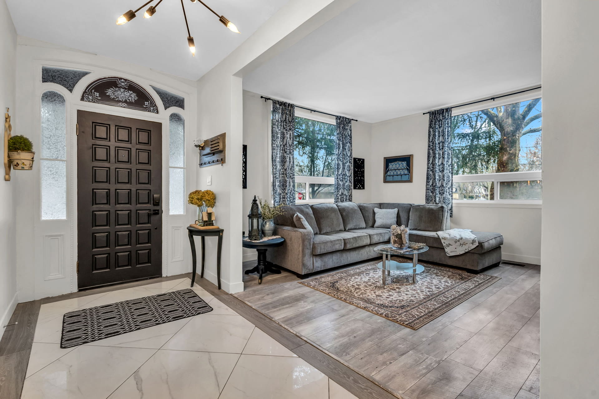 Real estate entryway photography Oxford County